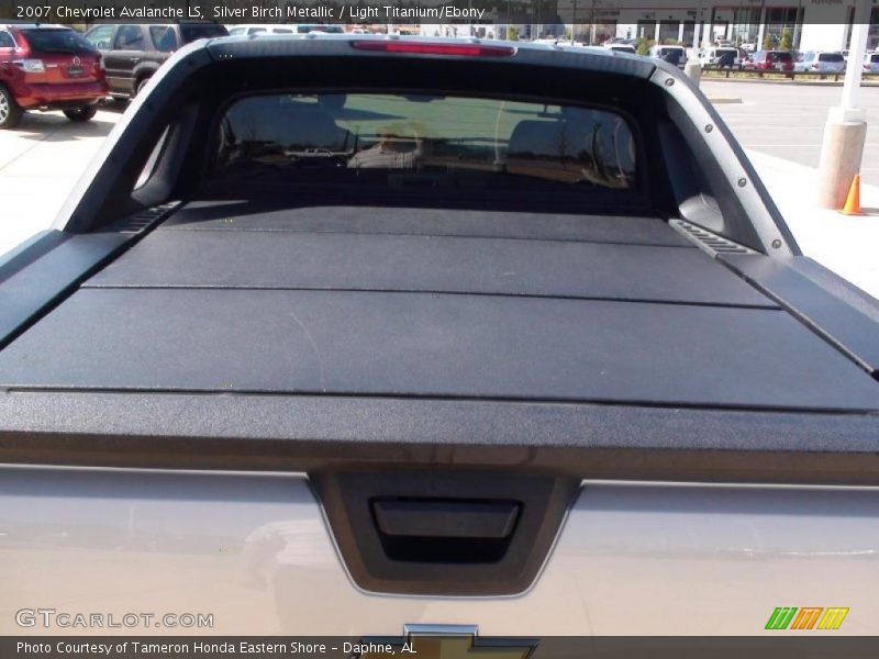 Silver Birch Metallic / Light Titanium/Ebony 2007 Chevrolet Avalanche LS