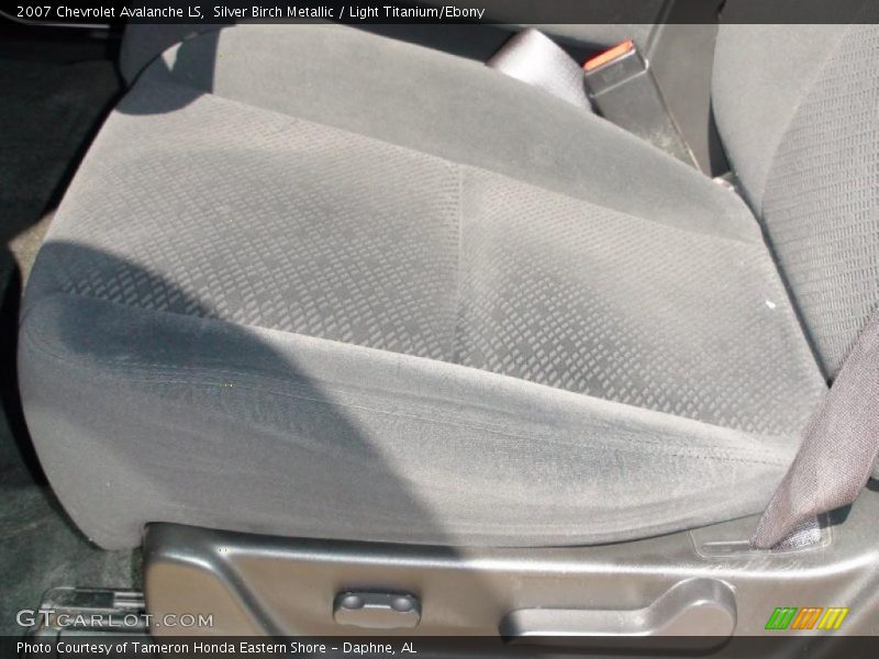 Silver Birch Metallic / Light Titanium/Ebony 2007 Chevrolet Avalanche LS