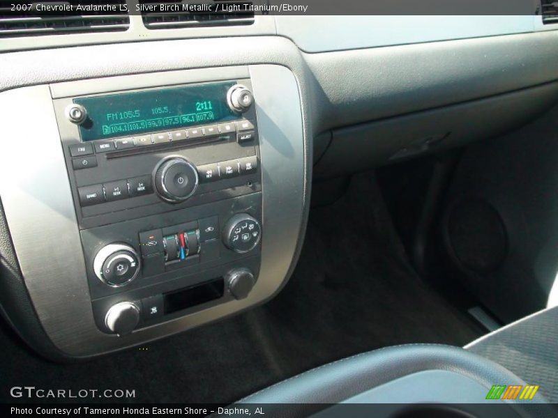 Silver Birch Metallic / Light Titanium/Ebony 2007 Chevrolet Avalanche LS