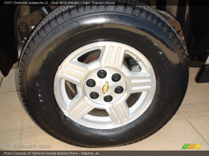 Silver Birch Metallic / Light Titanium/Ebony 2007 Chevrolet Avalanche LS