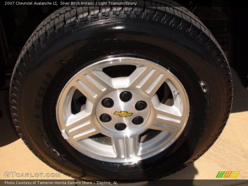 Silver Birch Metallic / Light Titanium/Ebony 2007 Chevrolet Avalanche LS