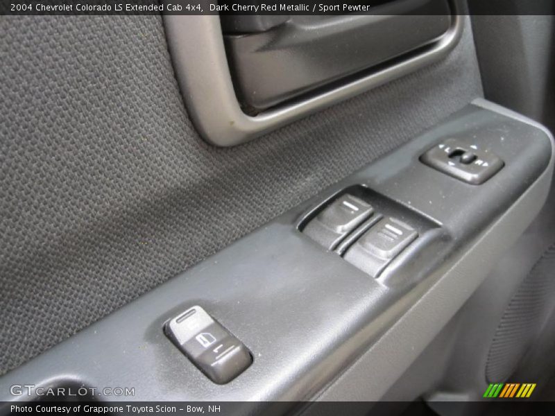 Dark Cherry Red Metallic / Sport Pewter 2004 Chevrolet Colorado LS Extended Cab 4x4