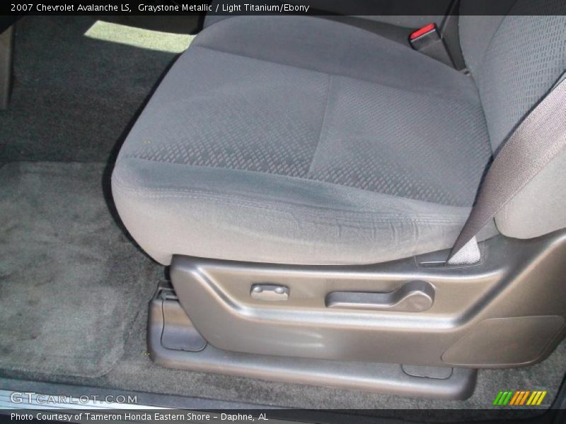 Graystone Metallic / Light Titanium/Ebony 2007 Chevrolet Avalanche LS