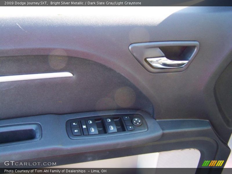 Bright Silver Metallic / Dark Slate Gray/Light Graystone 2009 Dodge Journey SXT