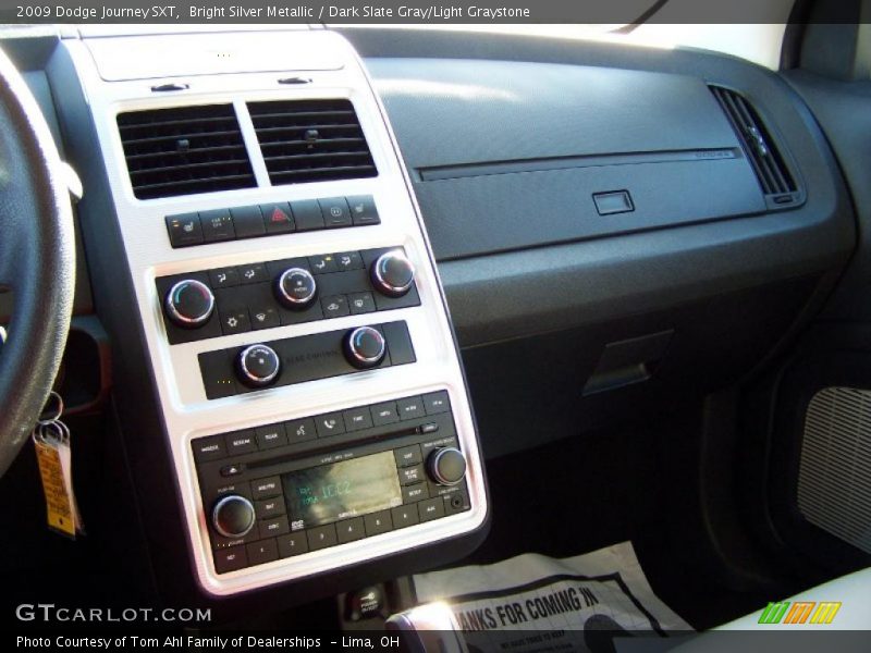 Bright Silver Metallic / Dark Slate Gray/Light Graystone 2009 Dodge Journey SXT