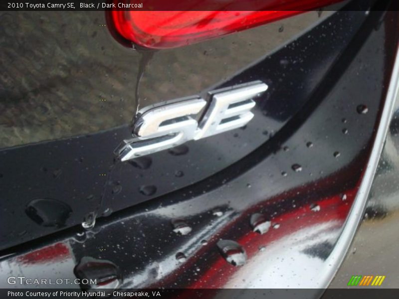 Black / Dark Charcoal 2010 Toyota Camry SE
