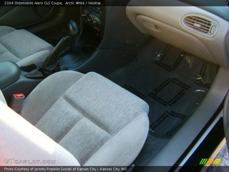 Arctic White / Neutral 2004 Oldsmobile Alero GLS Coupe