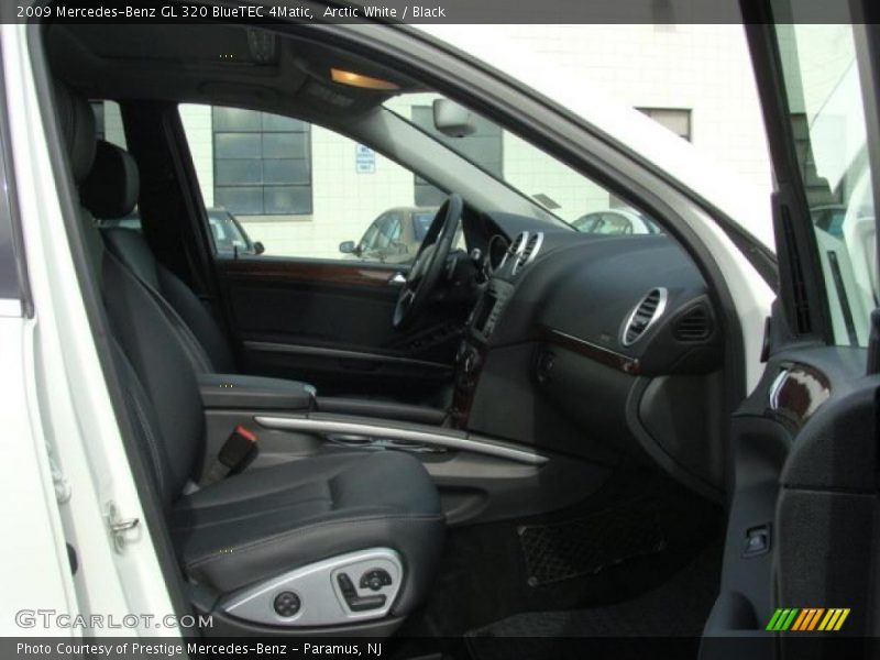 Arctic White / Black 2009 Mercedes-Benz GL 320 BlueTEC 4Matic