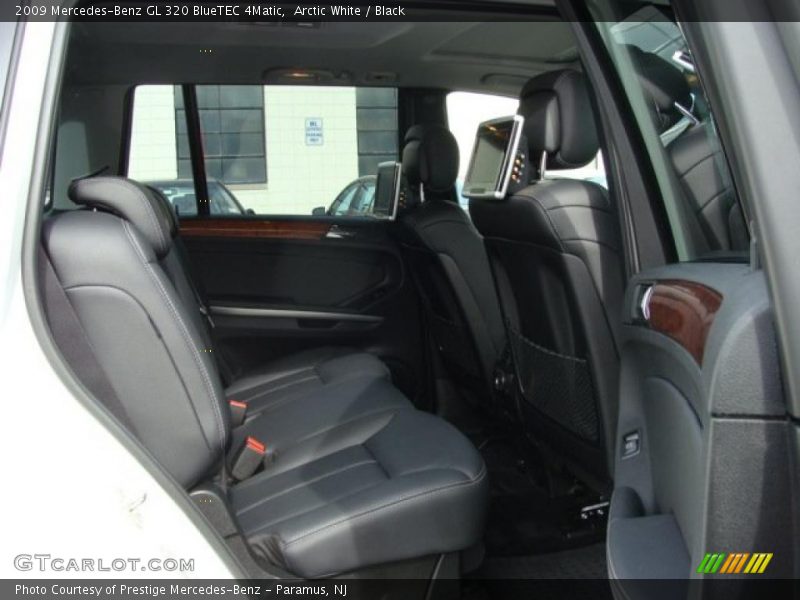 Arctic White / Black 2009 Mercedes-Benz GL 320 BlueTEC 4Matic