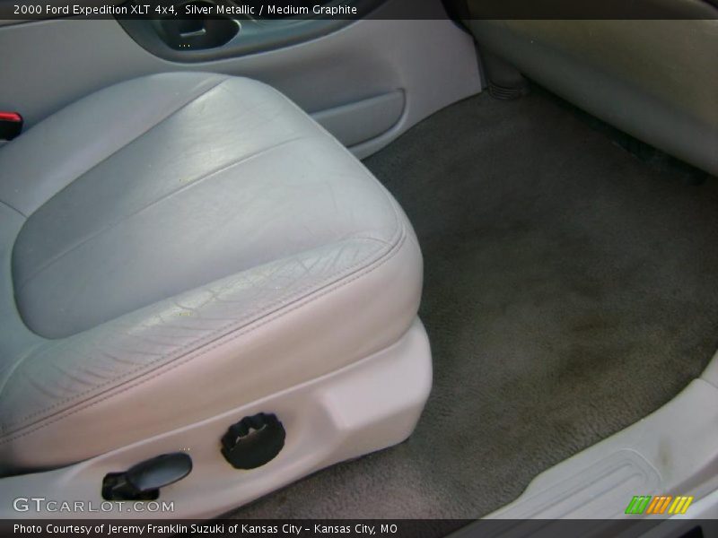 Silver Metallic / Medium Graphite 2000 Ford Expedition XLT 4x4