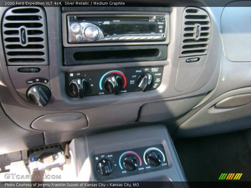 Silver Metallic / Medium Graphite 2000 Ford Expedition XLT 4x4