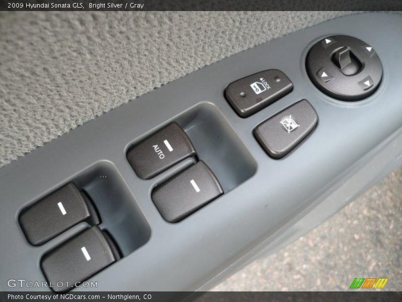 Bright Silver / Gray 2009 Hyundai Sonata GLS