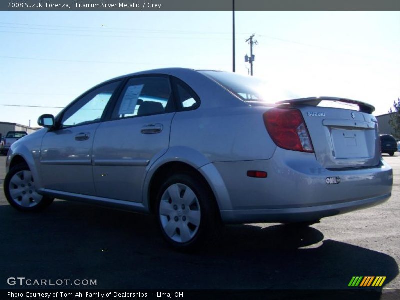 Titanium Silver Metallic / Grey 2008 Suzuki Forenza