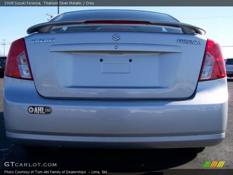 Titanium Silver Metallic / Grey 2008 Suzuki Forenza