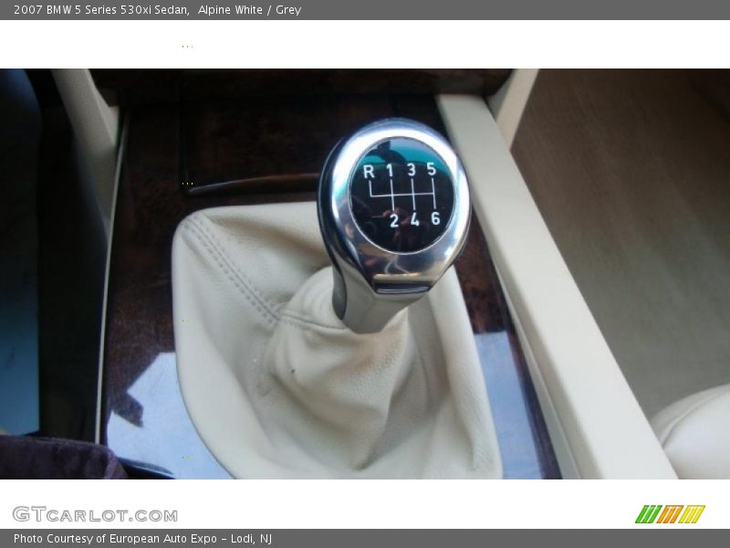 Alpine White / Grey 2007 BMW 5 Series 530xi Sedan