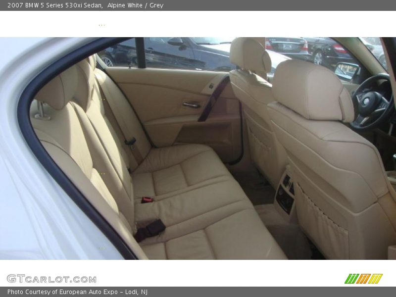 Alpine White / Grey 2007 BMW 5 Series 530xi Sedan