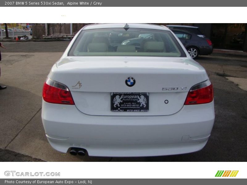 Alpine White / Grey 2007 BMW 5 Series 530xi Sedan