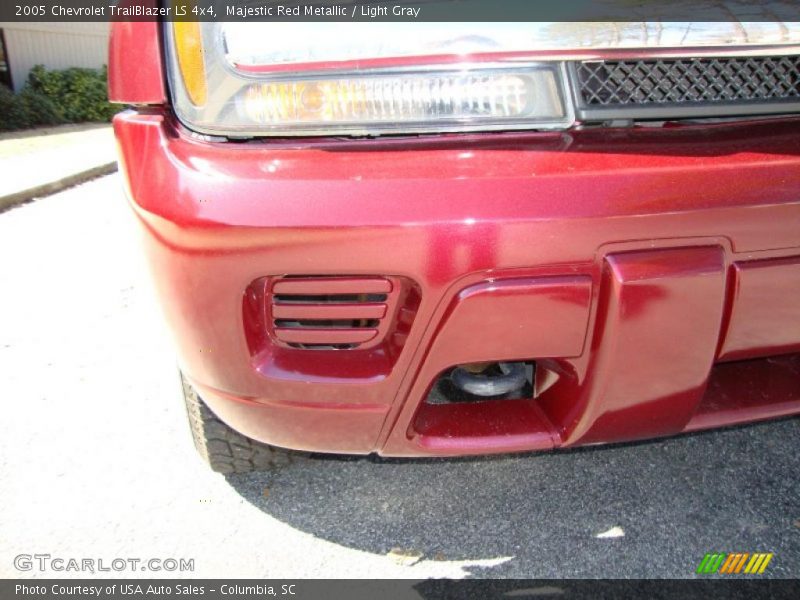 Majestic Red Metallic / Light Gray 2005 Chevrolet TrailBlazer LS 4x4