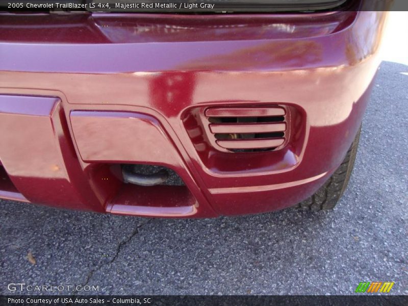 Majestic Red Metallic / Light Gray 2005 Chevrolet TrailBlazer LS 4x4