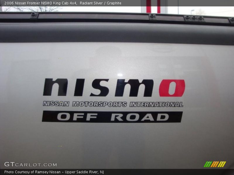 Radiant Silver / Graphite 2006 Nissan Frontier NISMO King Cab 4x4