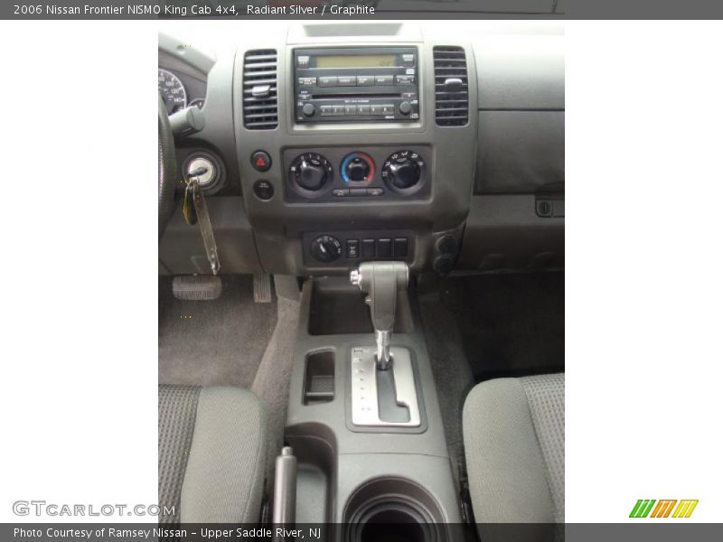 Radiant Silver / Graphite 2006 Nissan Frontier NISMO King Cab 4x4