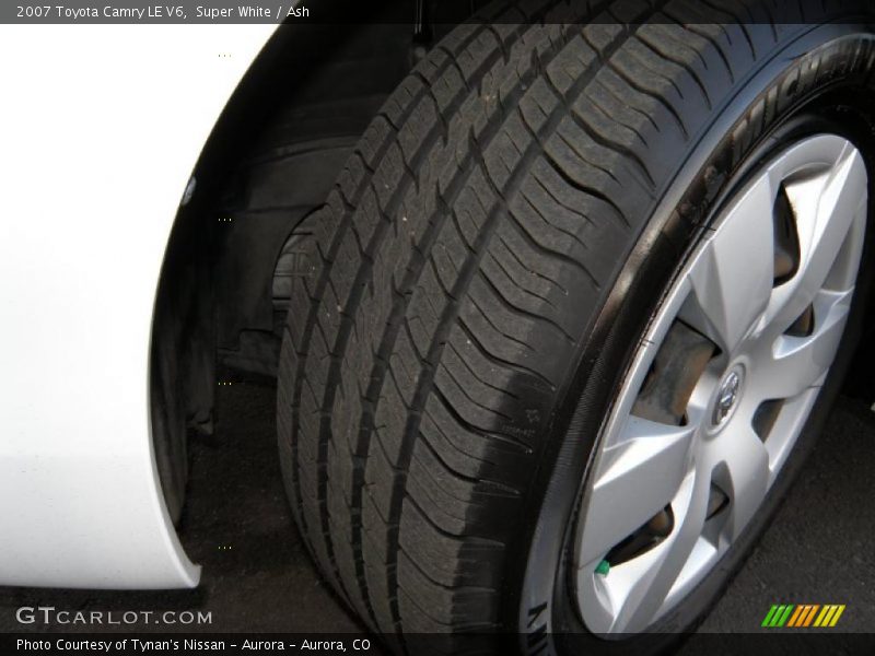 Super White / Ash 2007 Toyota Camry LE V6
