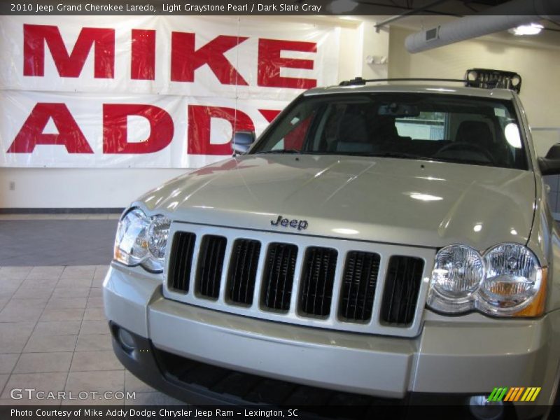 Light Graystone Pearl / Dark Slate Gray 2010 Jeep Grand Cherokee Laredo