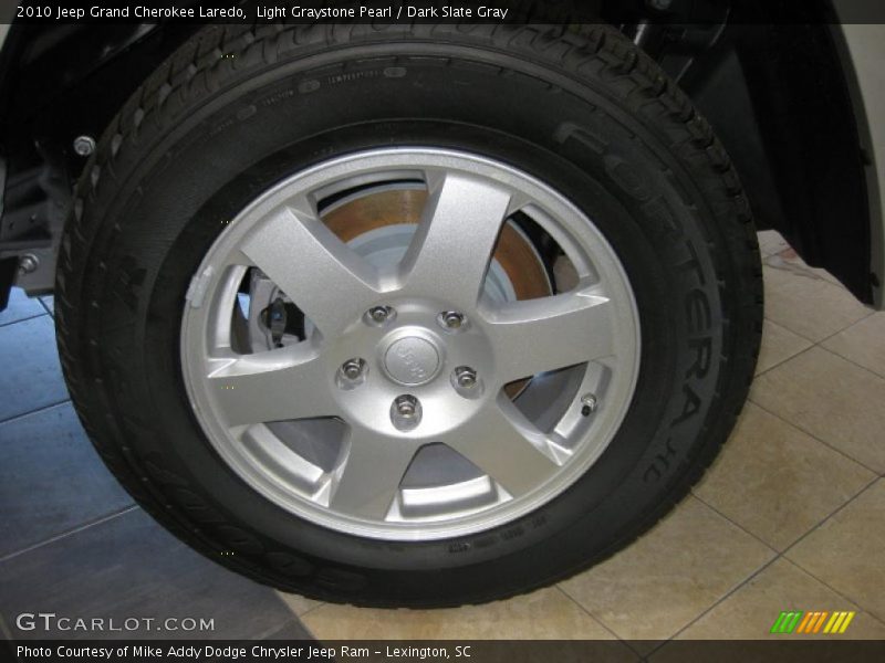 Light Graystone Pearl / Dark Slate Gray 2010 Jeep Grand Cherokee Laredo