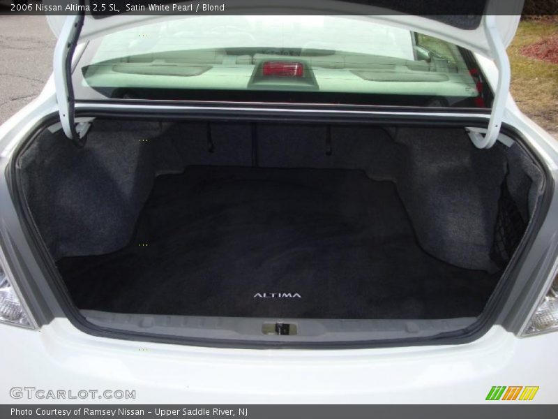 Satin White Pearl / Blond 2006 Nissan Altima 2.5 SL