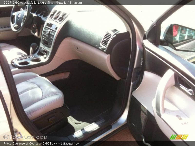 Liquid Silver Metallic / Titanium 2007 GMC Acadia SLE