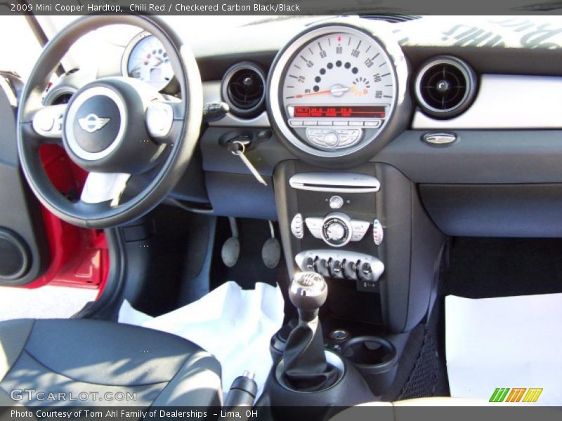 Chili Red / Checkered Carbon Black/Black 2009 Mini Cooper Hardtop