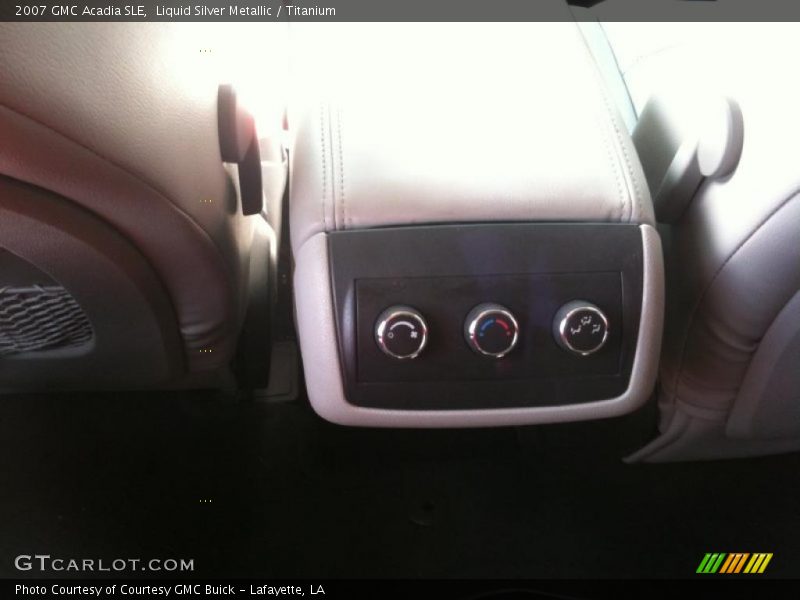 Liquid Silver Metallic / Titanium 2007 GMC Acadia SLE