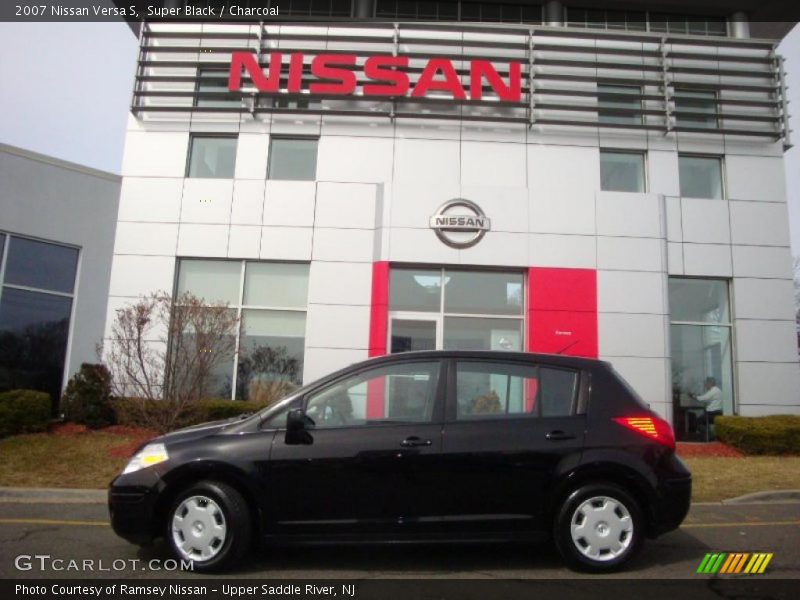 Super Black / Charcoal 2007 Nissan Versa S