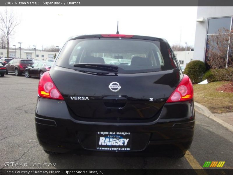 Super Black / Charcoal 2007 Nissan Versa S