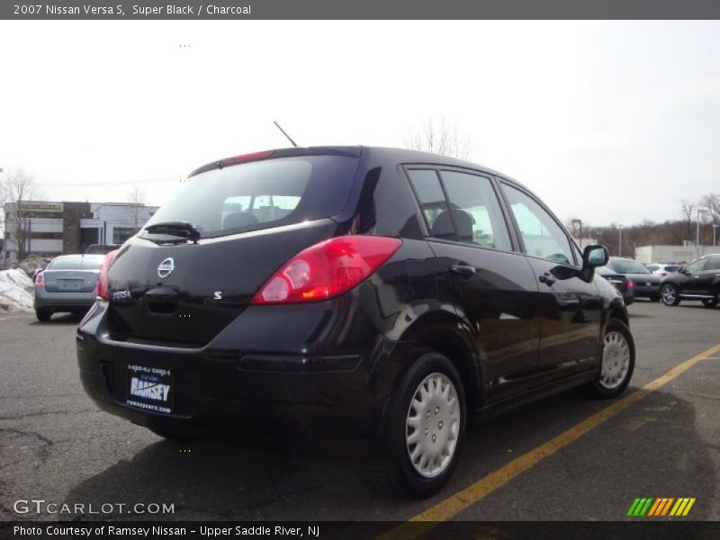 Super Black / Charcoal 2007 Nissan Versa S