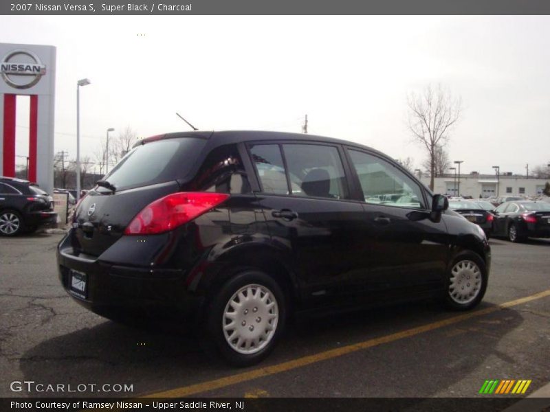 Super Black / Charcoal 2007 Nissan Versa S