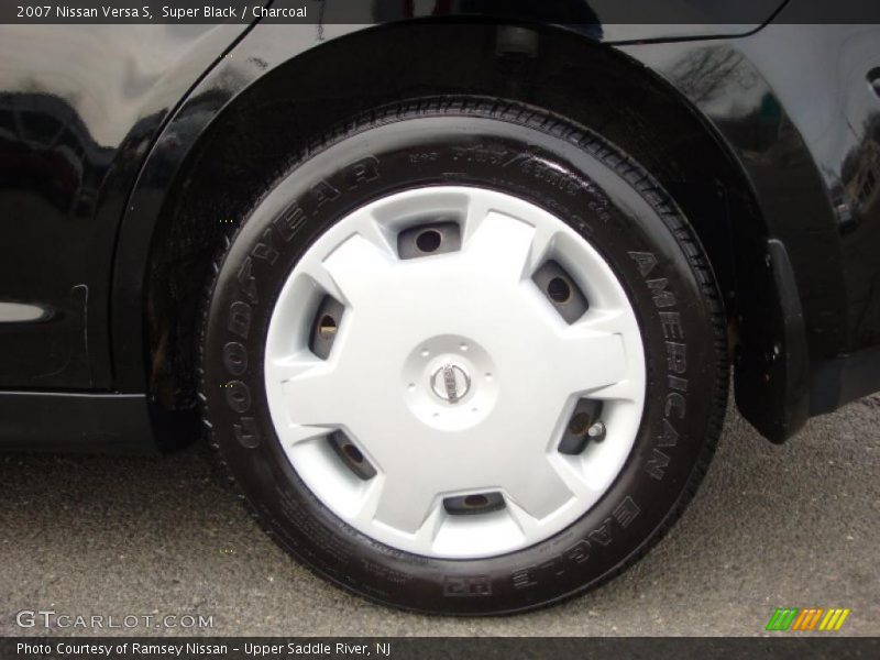Super Black / Charcoal 2007 Nissan Versa S
