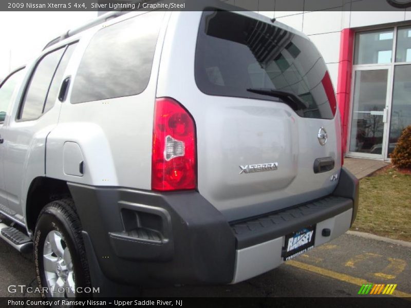 Silver Lightning / Graphite/Steel 2009 Nissan Xterra S 4x4