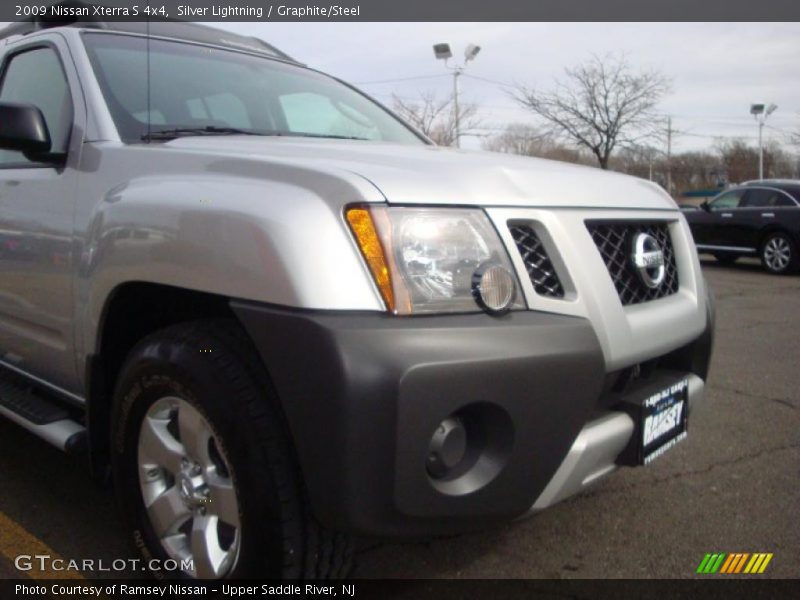 Silver Lightning / Graphite/Steel 2009 Nissan Xterra S 4x4