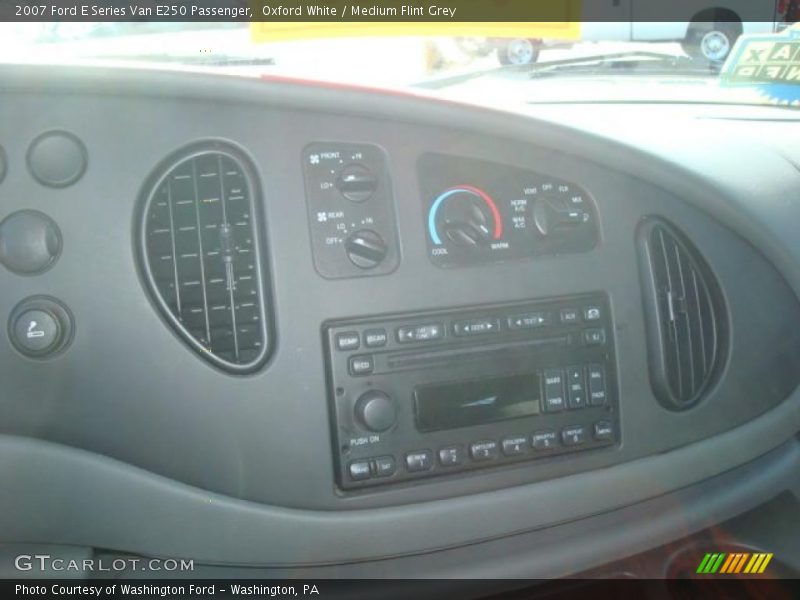 Oxford White / Medium Flint Grey 2007 Ford E Series Van E250 Passenger