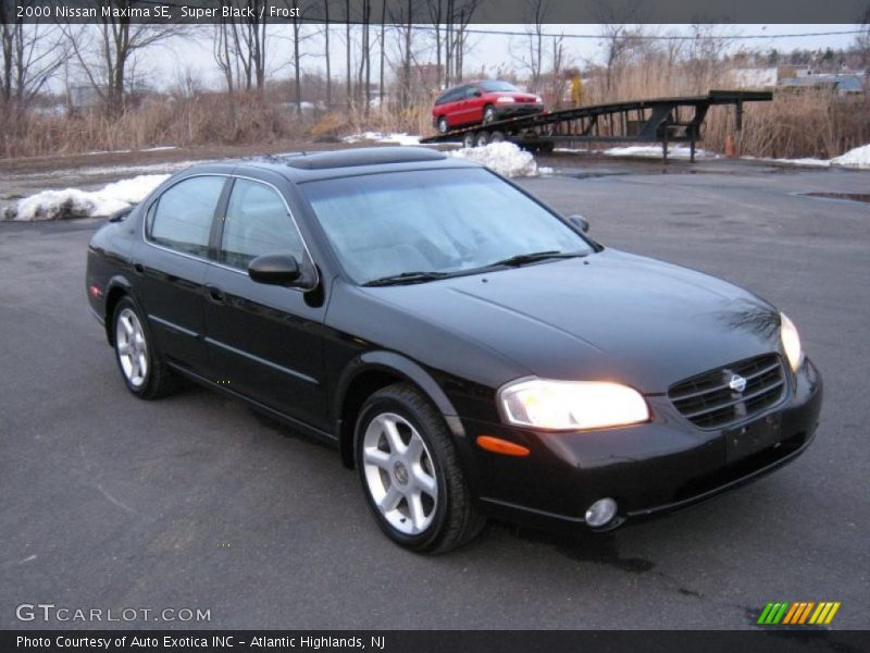 Super Black / Frost 2000 Nissan Maxima SE