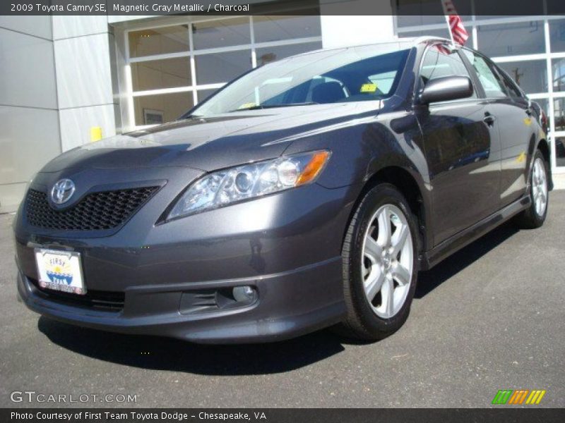 Magnetic Gray Metallic / Charcoal 2009 Toyota Camry SE