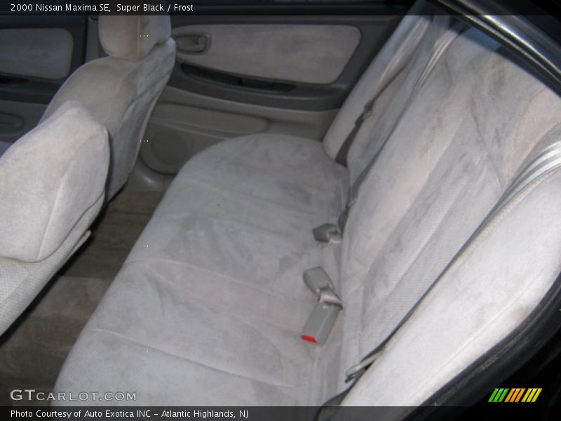 Super Black / Frost 2000 Nissan Maxima SE