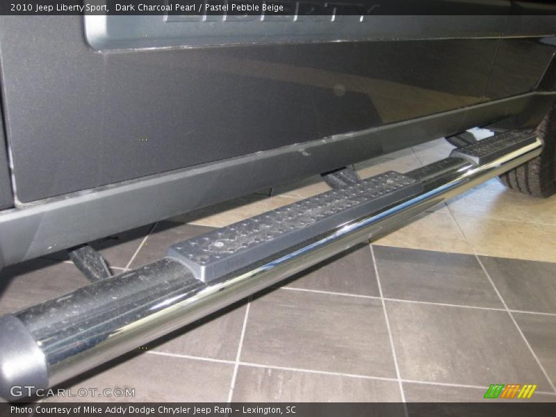 Dark Charcoal Pearl / Pastel Pebble Beige 2010 Jeep Liberty Sport