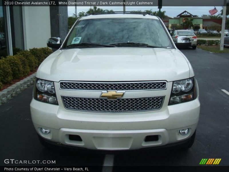 White Diamond Tricoat / Dark Cashmere/Light Cashmere 2010 Chevrolet Avalanche LTZ