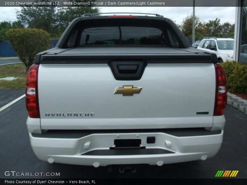 White Diamond Tricoat / Dark Cashmere/Light Cashmere 2010 Chevrolet Avalanche LTZ