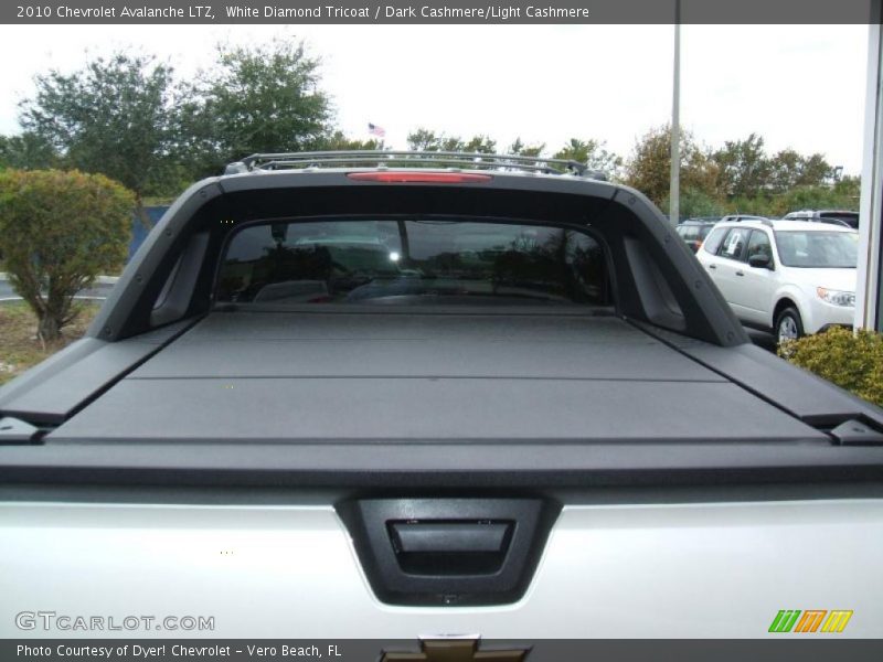 White Diamond Tricoat / Dark Cashmere/Light Cashmere 2010 Chevrolet Avalanche LTZ