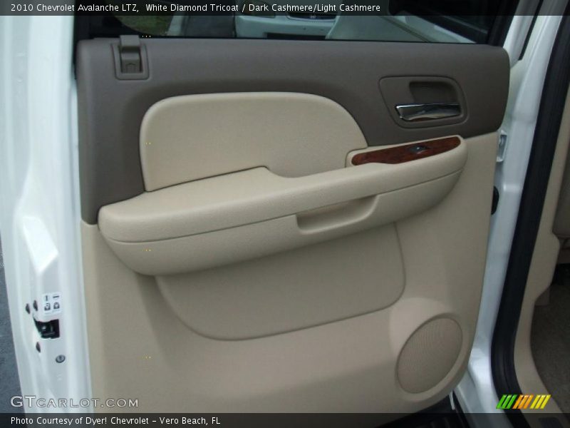 White Diamond Tricoat / Dark Cashmere/Light Cashmere 2010 Chevrolet Avalanche LTZ