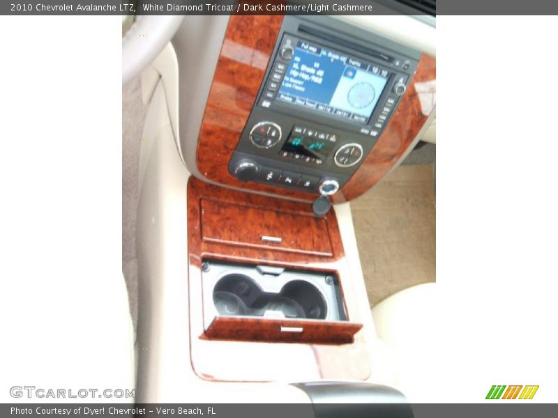 White Diamond Tricoat / Dark Cashmere/Light Cashmere 2010 Chevrolet Avalanche LTZ