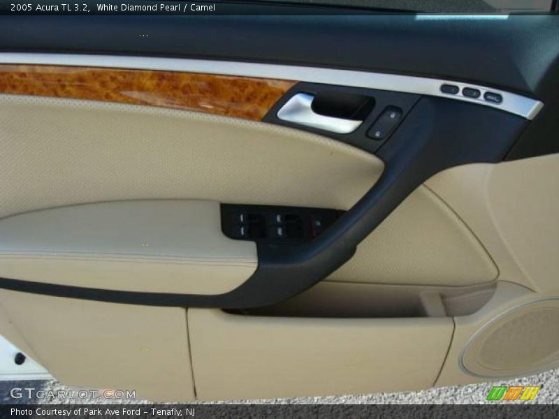 White Diamond Pearl / Camel 2005 Acura TL 3.2